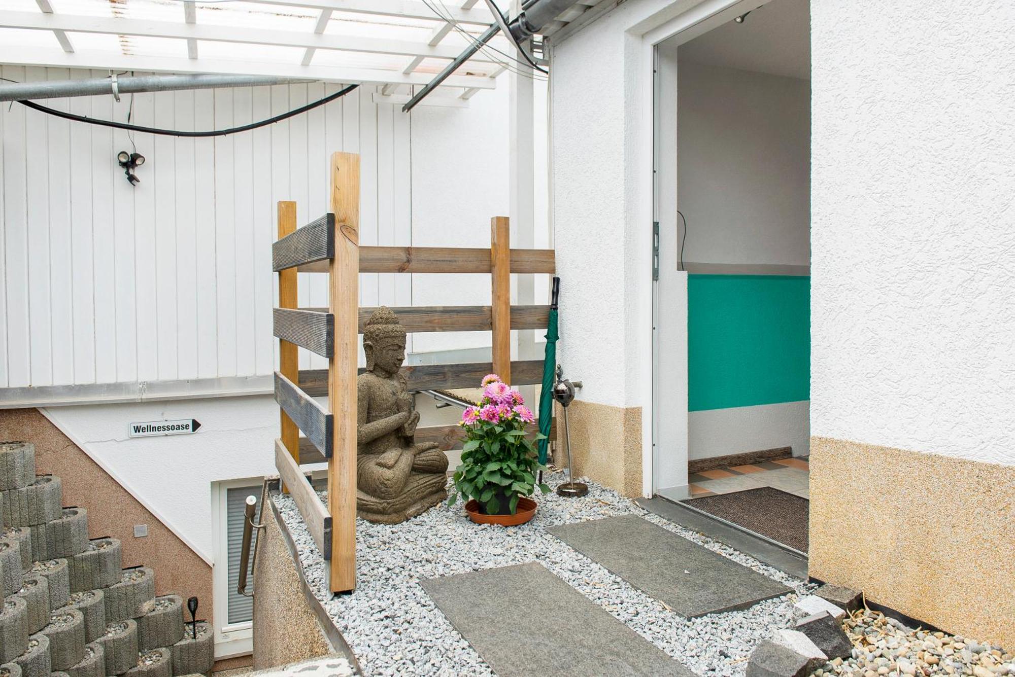 Spawo Mit Sauna Und Whirpool Pfullendorf Exterior foto